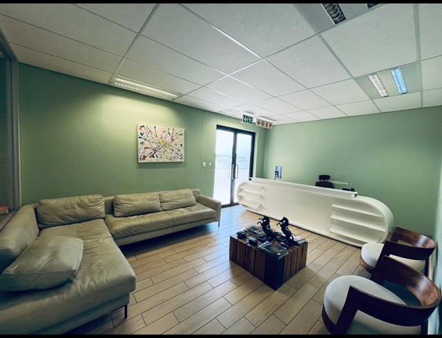 210M² OFFICE FOR SALE IN FOURWAYS GARDENS